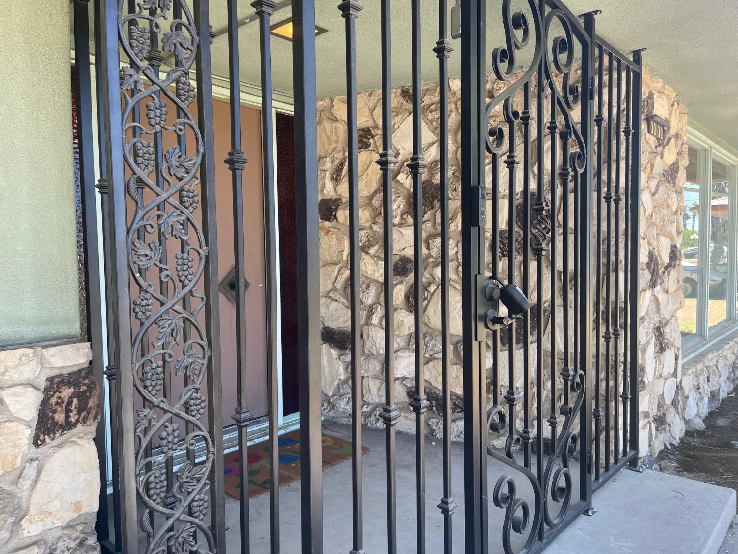 1111 W Kearney Blvd, Fresno, CA 93706