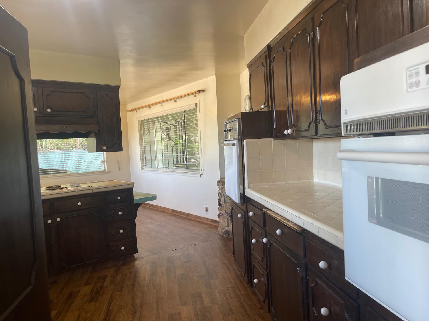 1111 W Kearney Blvd, Fresno, CA 93706