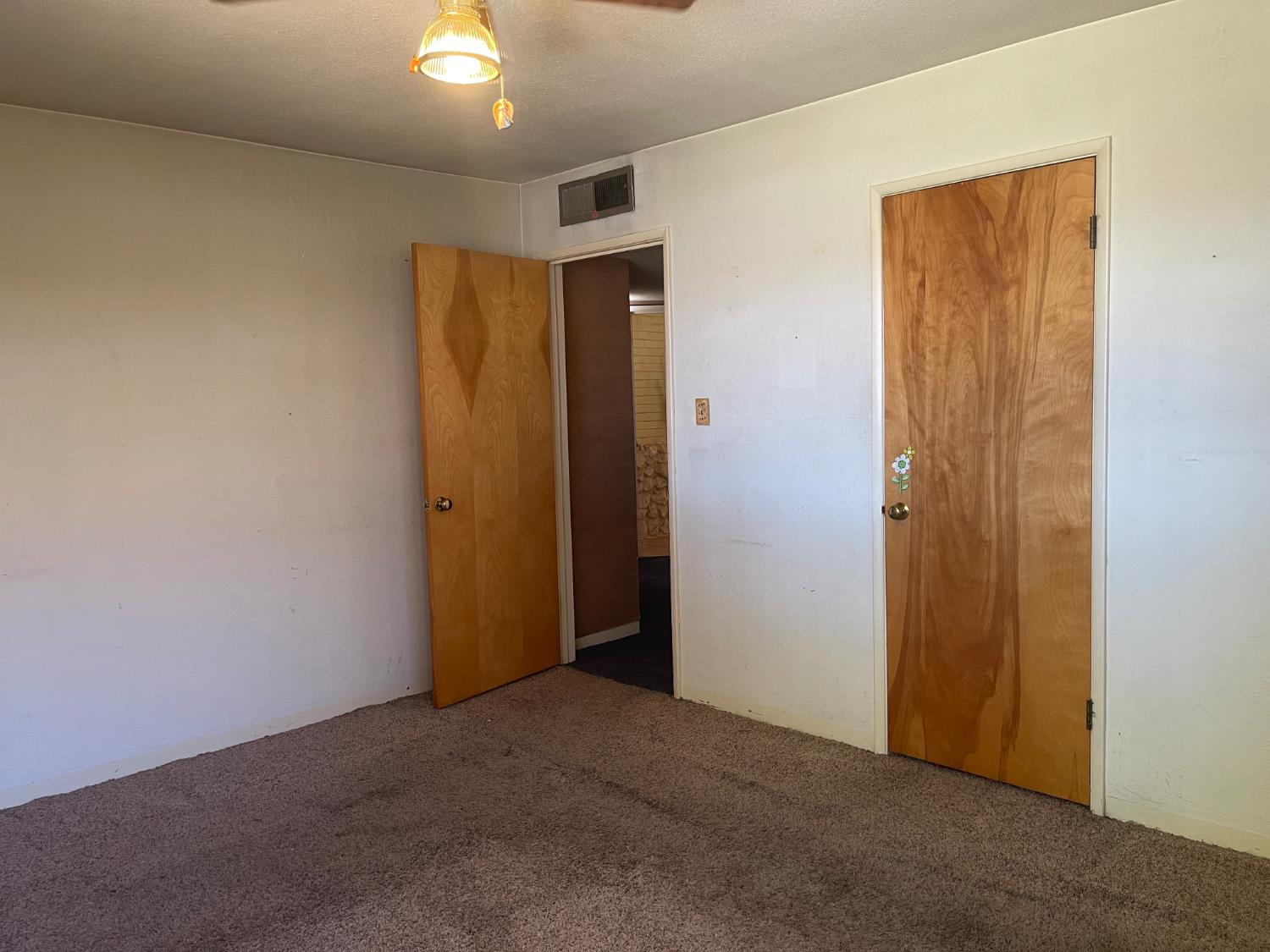 1111 W Kearney Blvd, Fresno, CA 93706