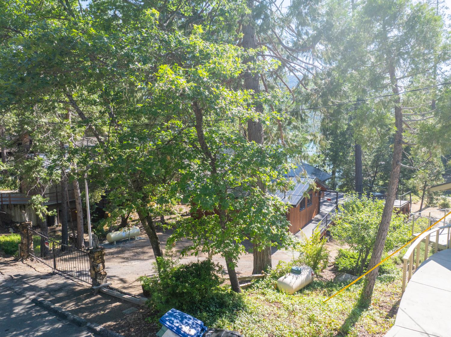 38954 Lake Point Ct, Bass Lake, CA 93604