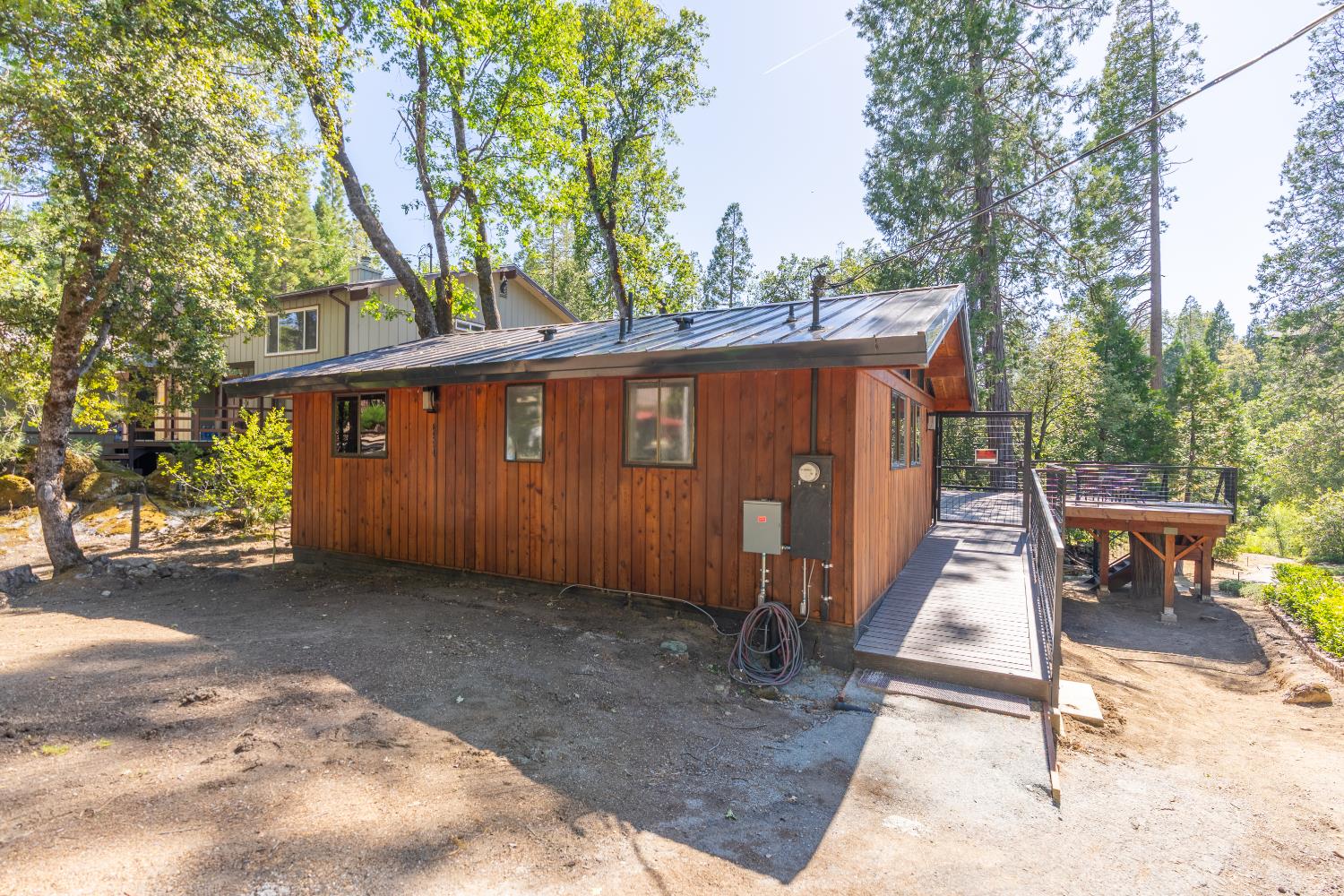 38954 Lake Point Ct, Bass Lake, CA 93604