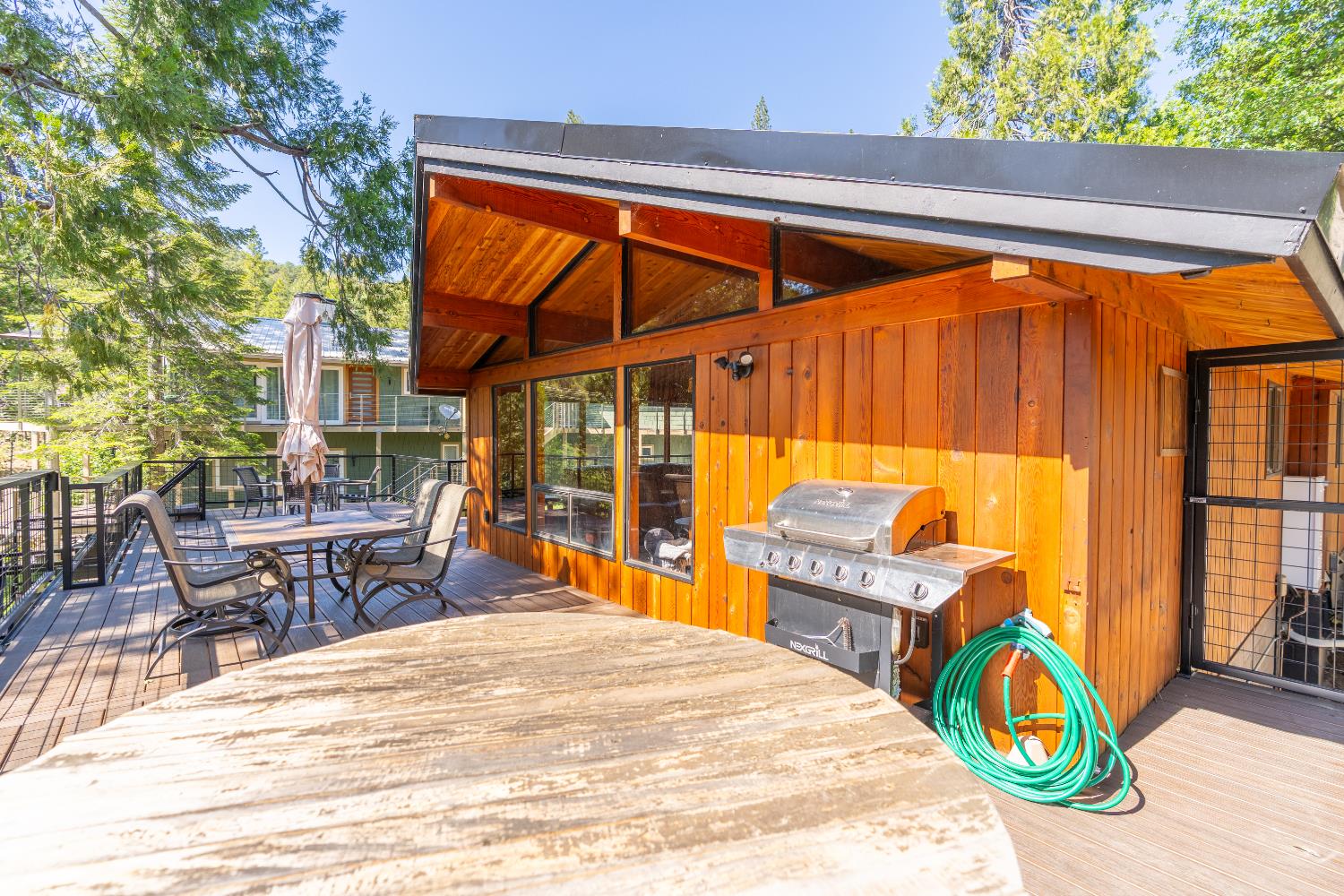38954 Lake Point Ct, Bass Lake, CA 93604