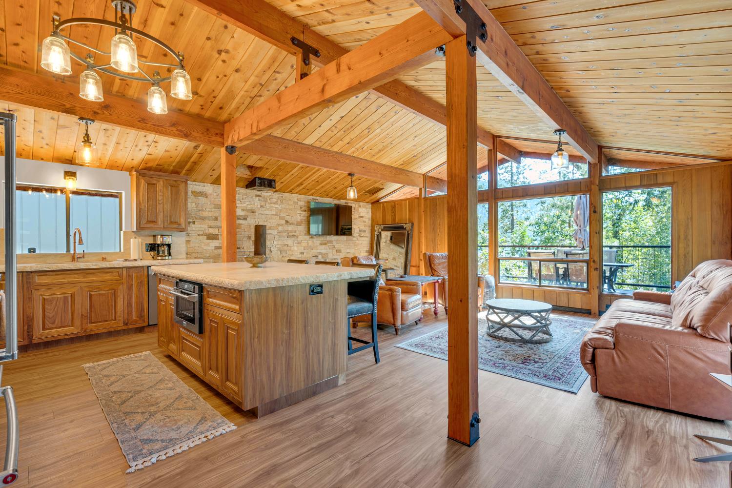 38954 Lake Point Ct, Bass Lake, CA 93604