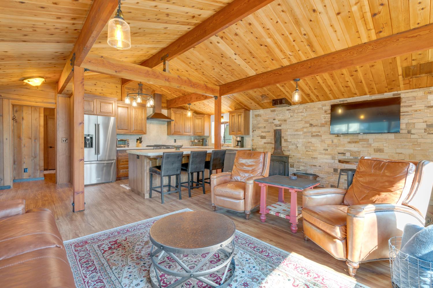 38954 Lake Point Ct, Bass Lake, CA 93604