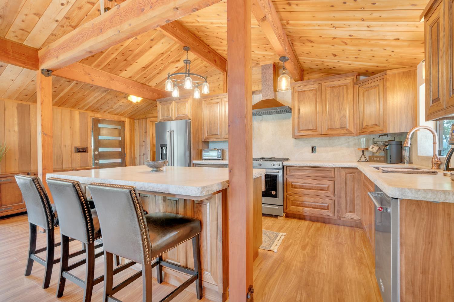 38954 Lake Point Ct, Bass Lake, CA 93604
