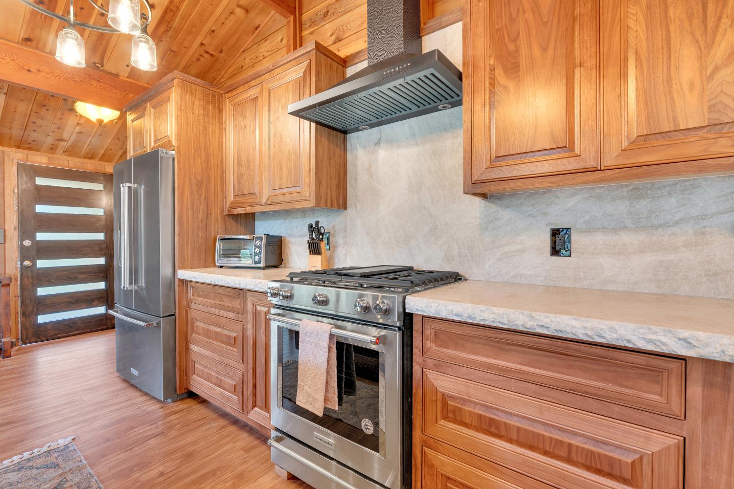 38954 Lake Point Ct, Bass Lake, CA 93604