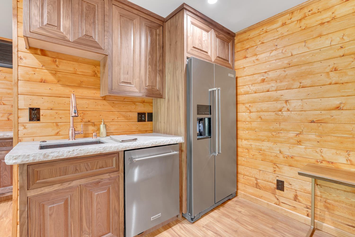 38954 Lake Point Ct, Bass Lake, CA 93604