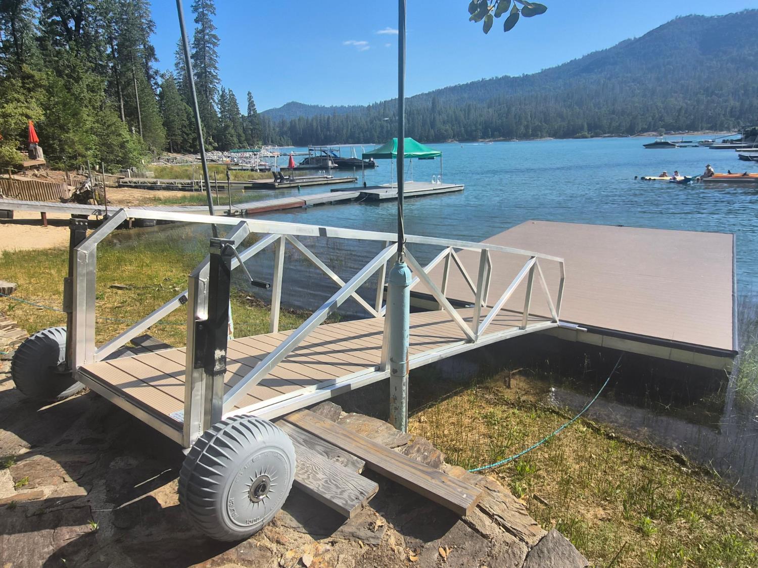 38954 Lake Point Ct, Bass Lake, CA 93604