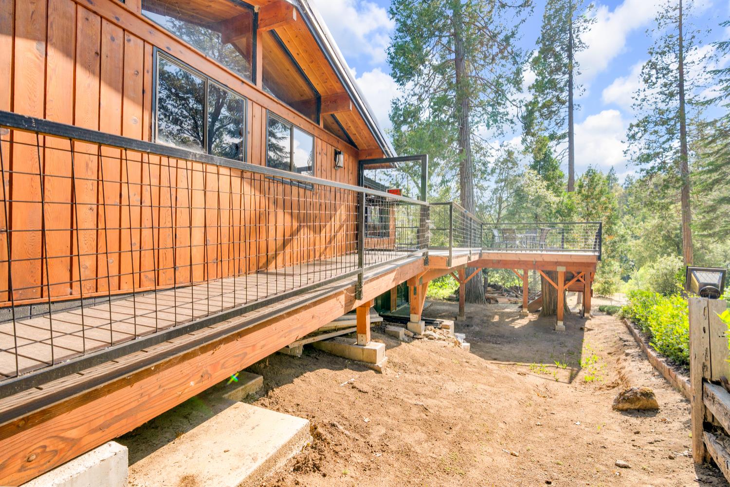 38954 Lake Point Ct, Bass Lake, CA 93604