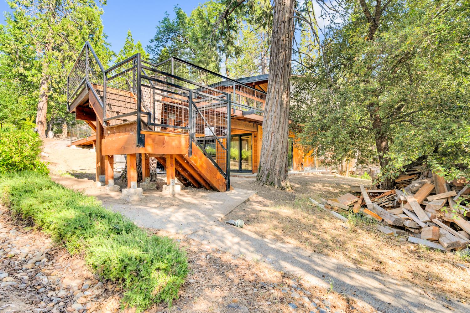 38954 Lake Point Ct, Bass Lake, CA 93604