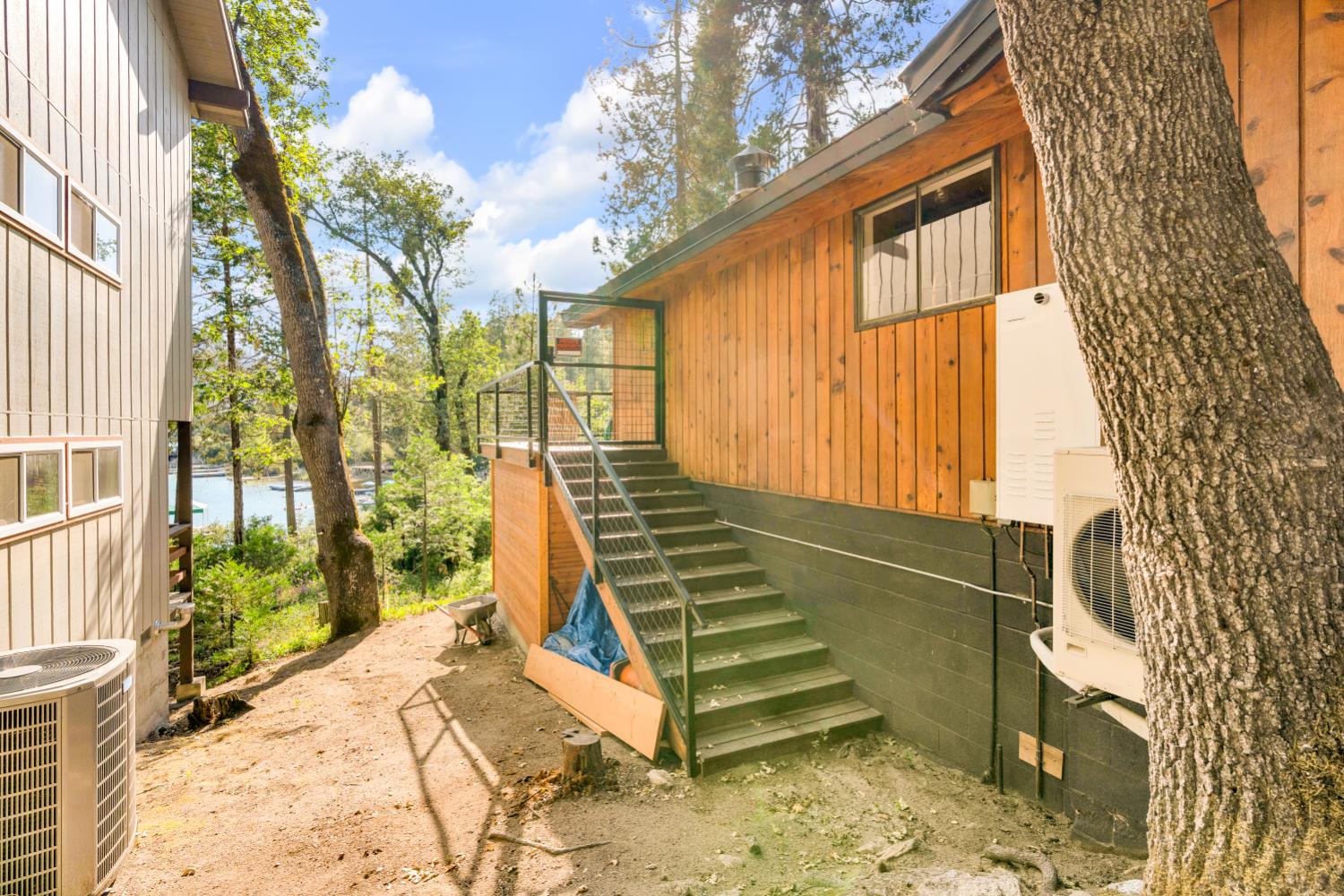 38954 Lake Point Ct, Bass Lake, CA 93604
