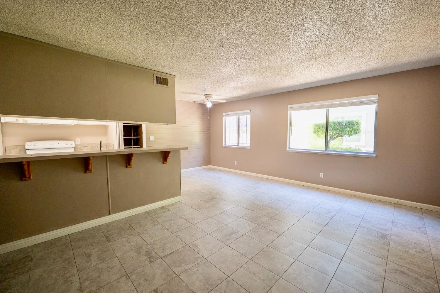 4989 N Holt Ave #103, Fresno, CA 93705