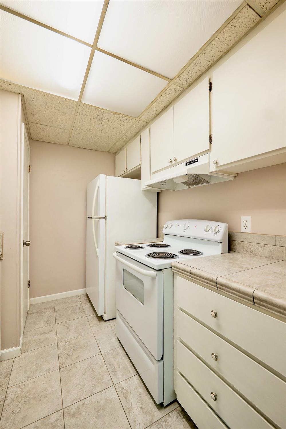 4989 N Holt Ave #103, Fresno, CA 93705