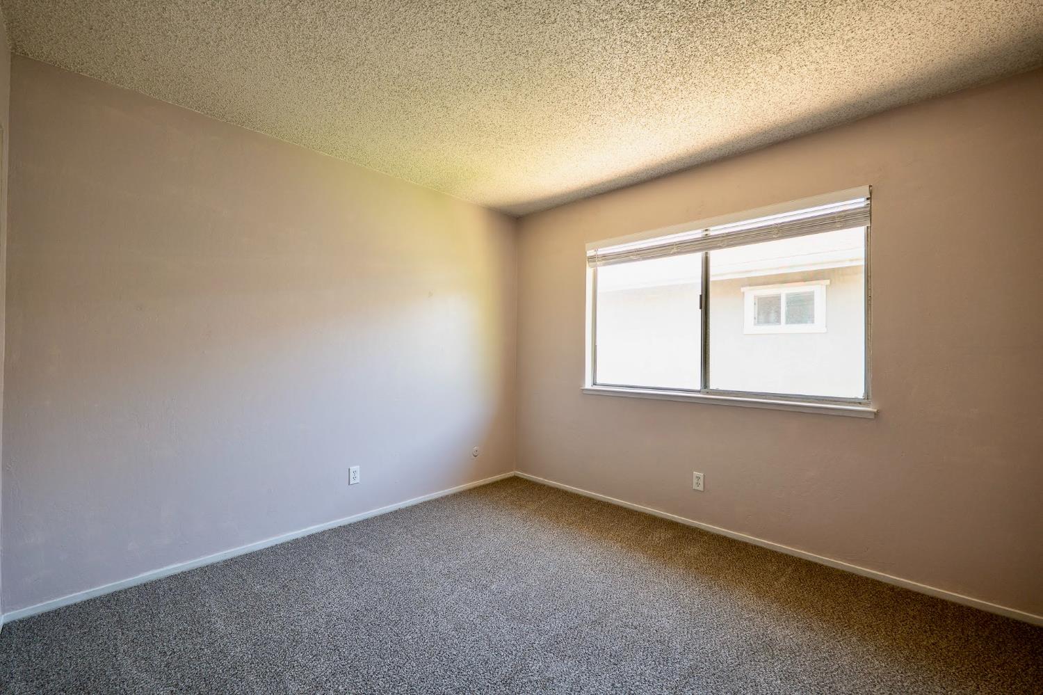 4989 N Holt Ave #103, Fresno, CA 93705
