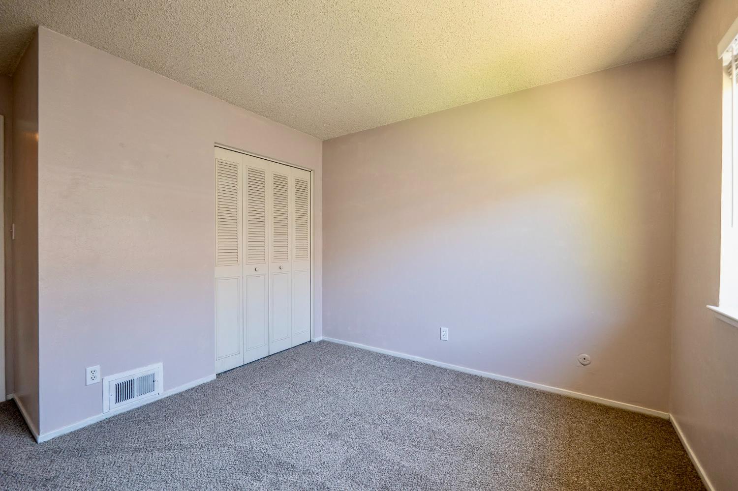 4989 N Holt Ave #103, Fresno, CA 93705