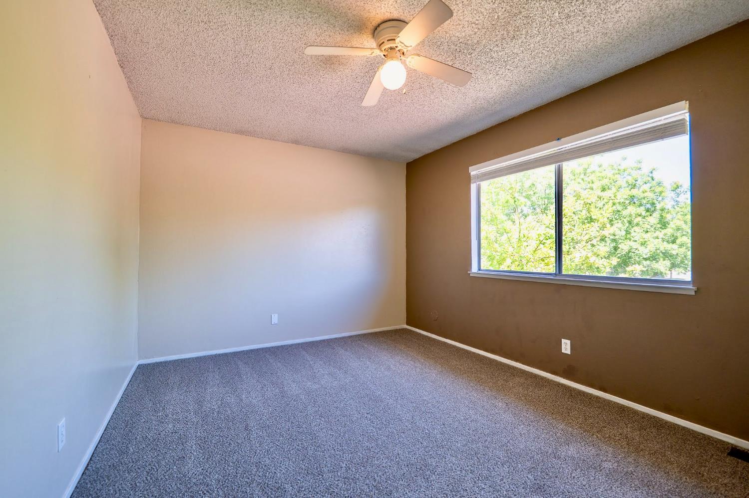 4989 N Holt Ave #103, Fresno, CA 93705