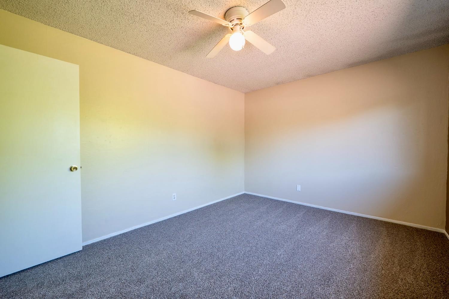 4989 N Holt Ave #103, Fresno, CA 93705