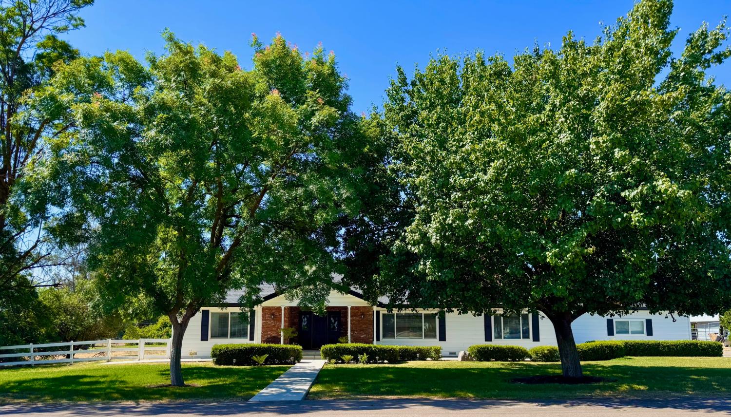 12583 Heather Lane, Clovis, CA 93619