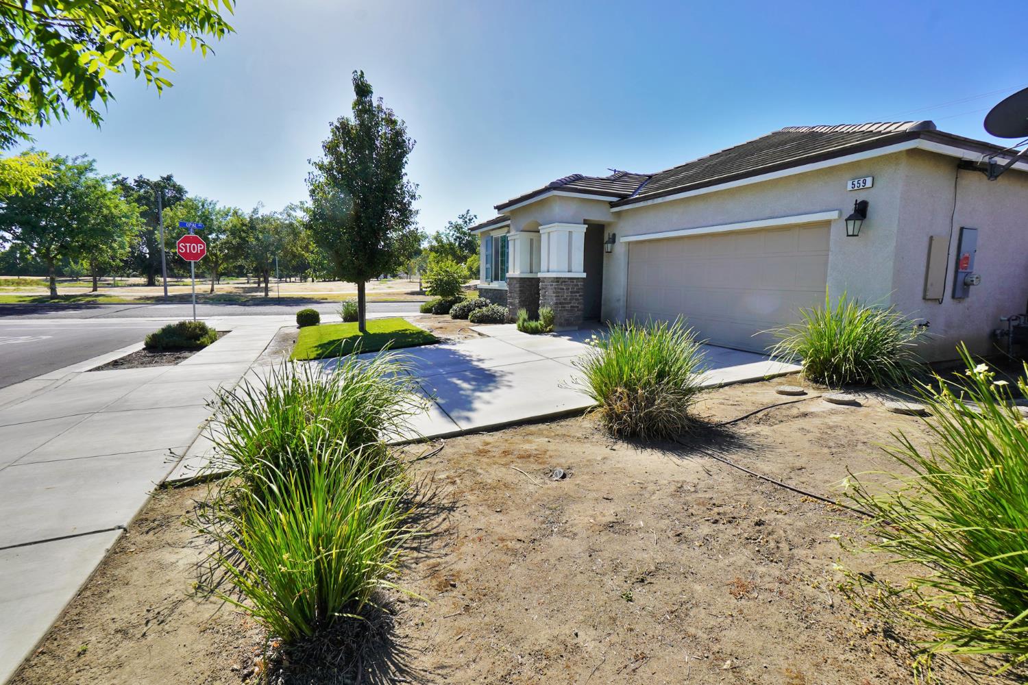 559 Ivory St, Lemoore, CA 93245