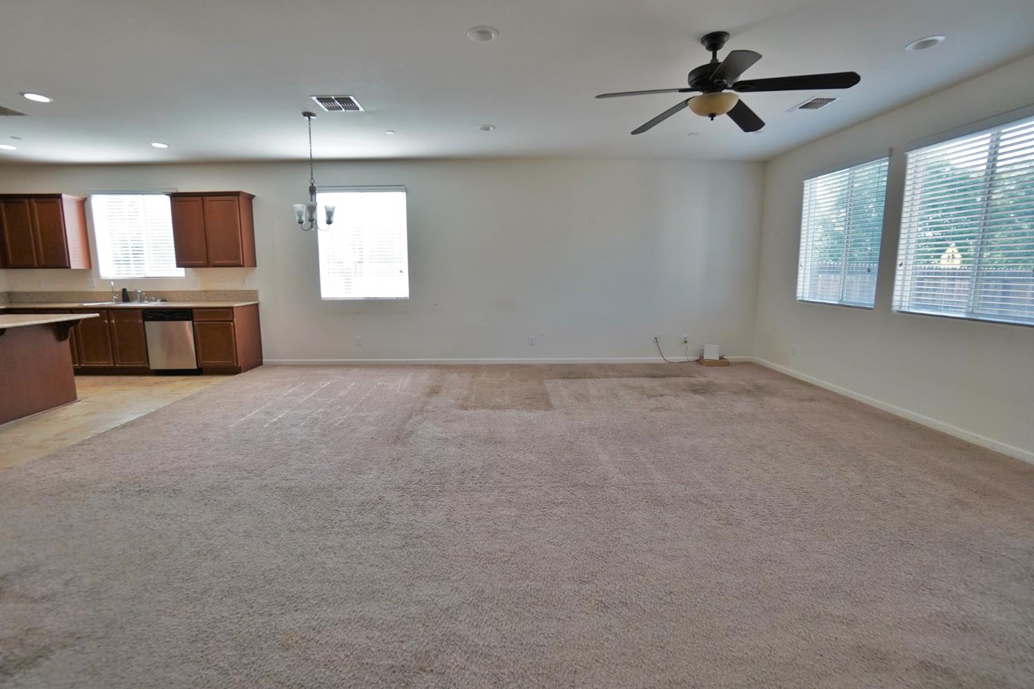 559 Ivory St, Lemoore, CA 93245