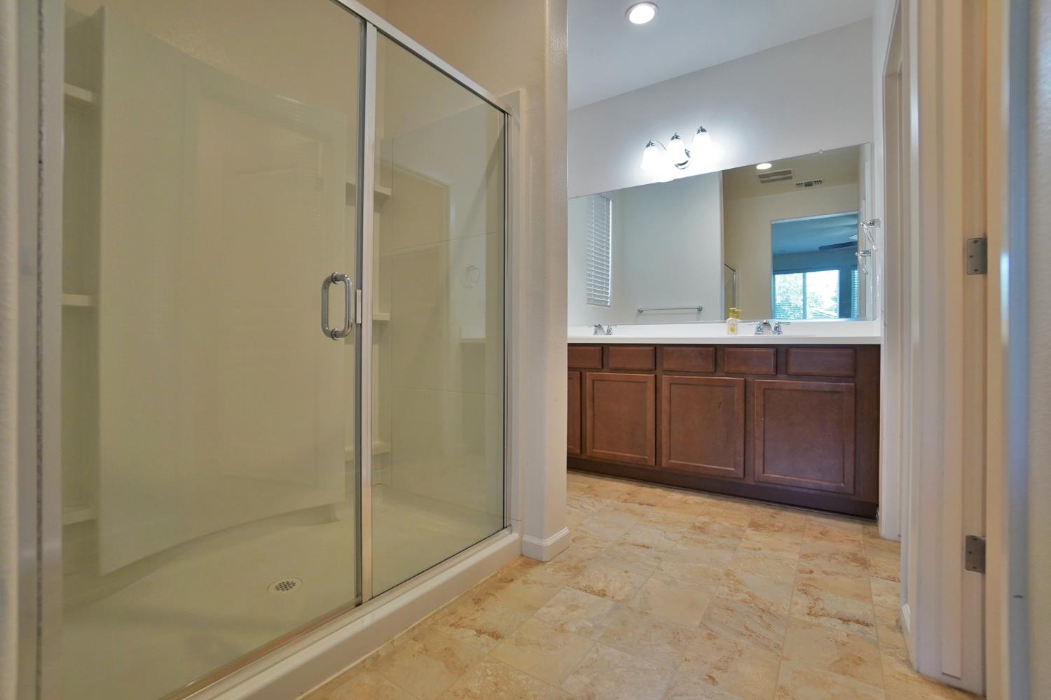 559 Ivory St, Lemoore, CA 93245