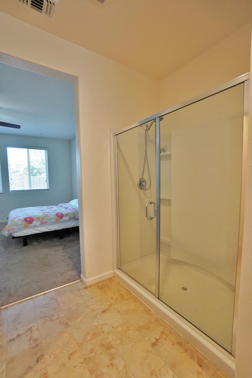 559 Ivory St, Lemoore, CA 93245