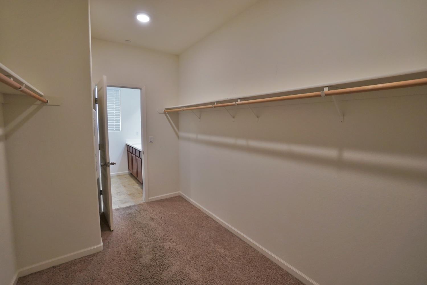 559 Ivory St, Lemoore, CA 93245