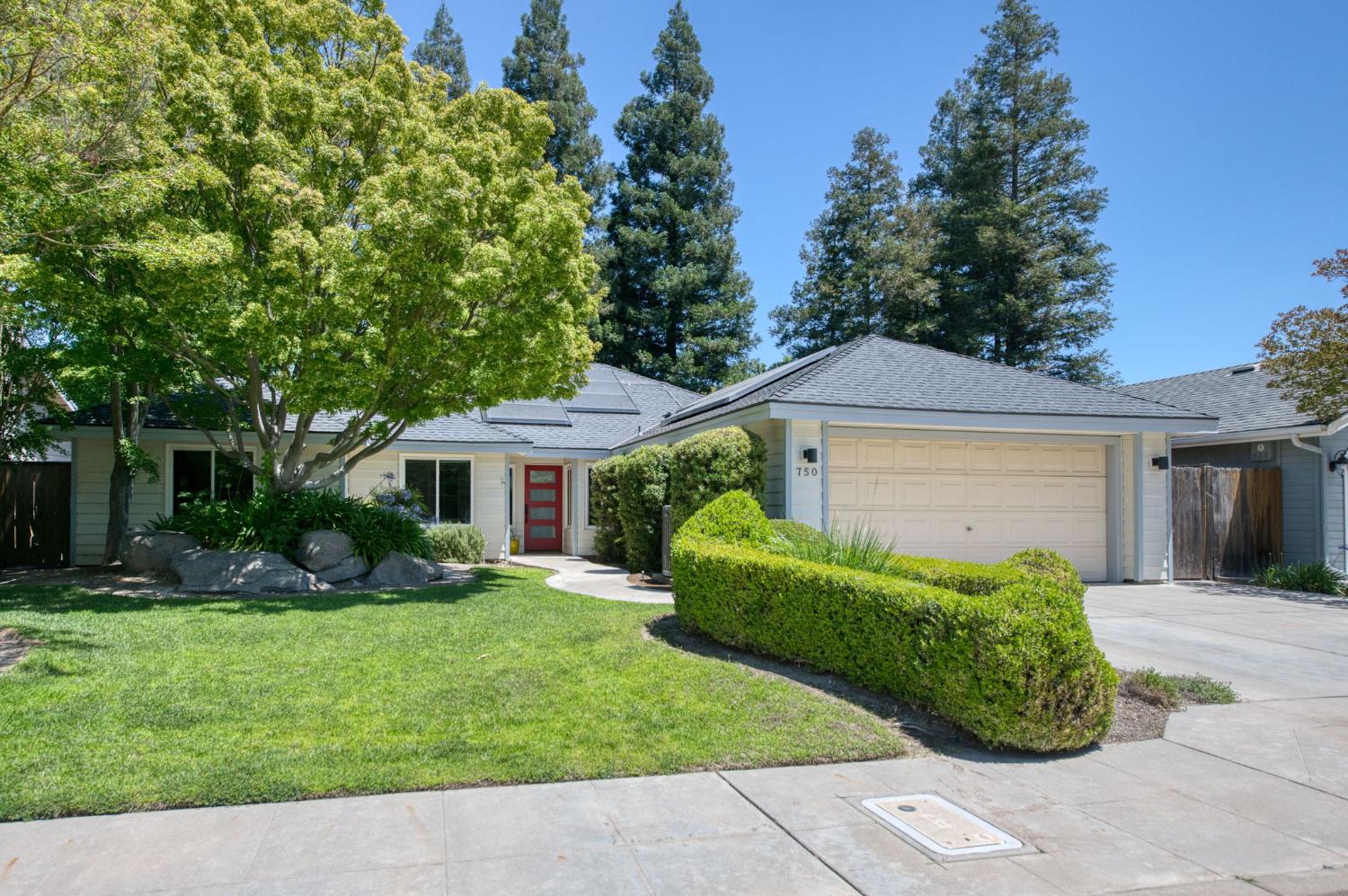 750 E Wood Duck Cir, Fresno, CA 93730