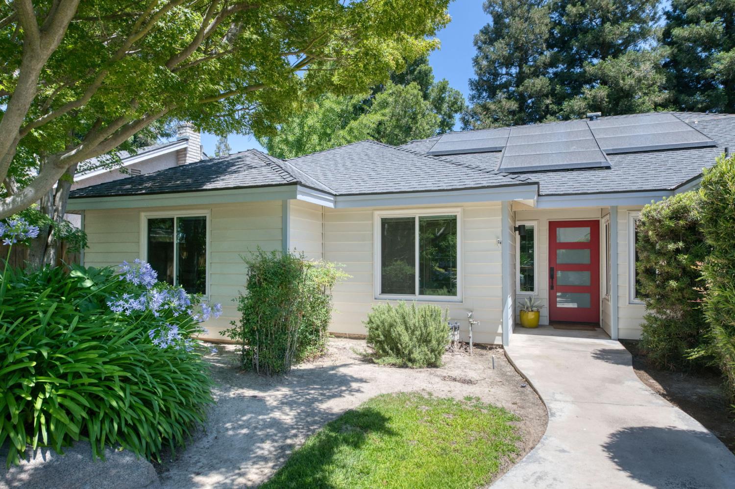 750 E Wood Duck Cir, Fresno, CA 93730