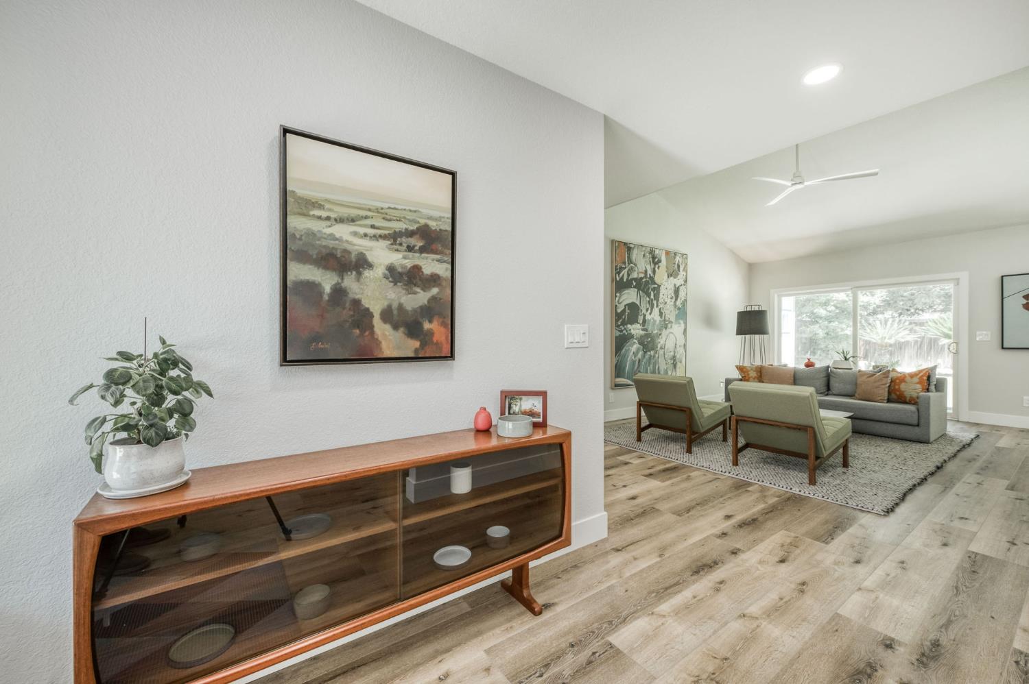 750 E Wood Duck Cir, Fresno, CA 93730