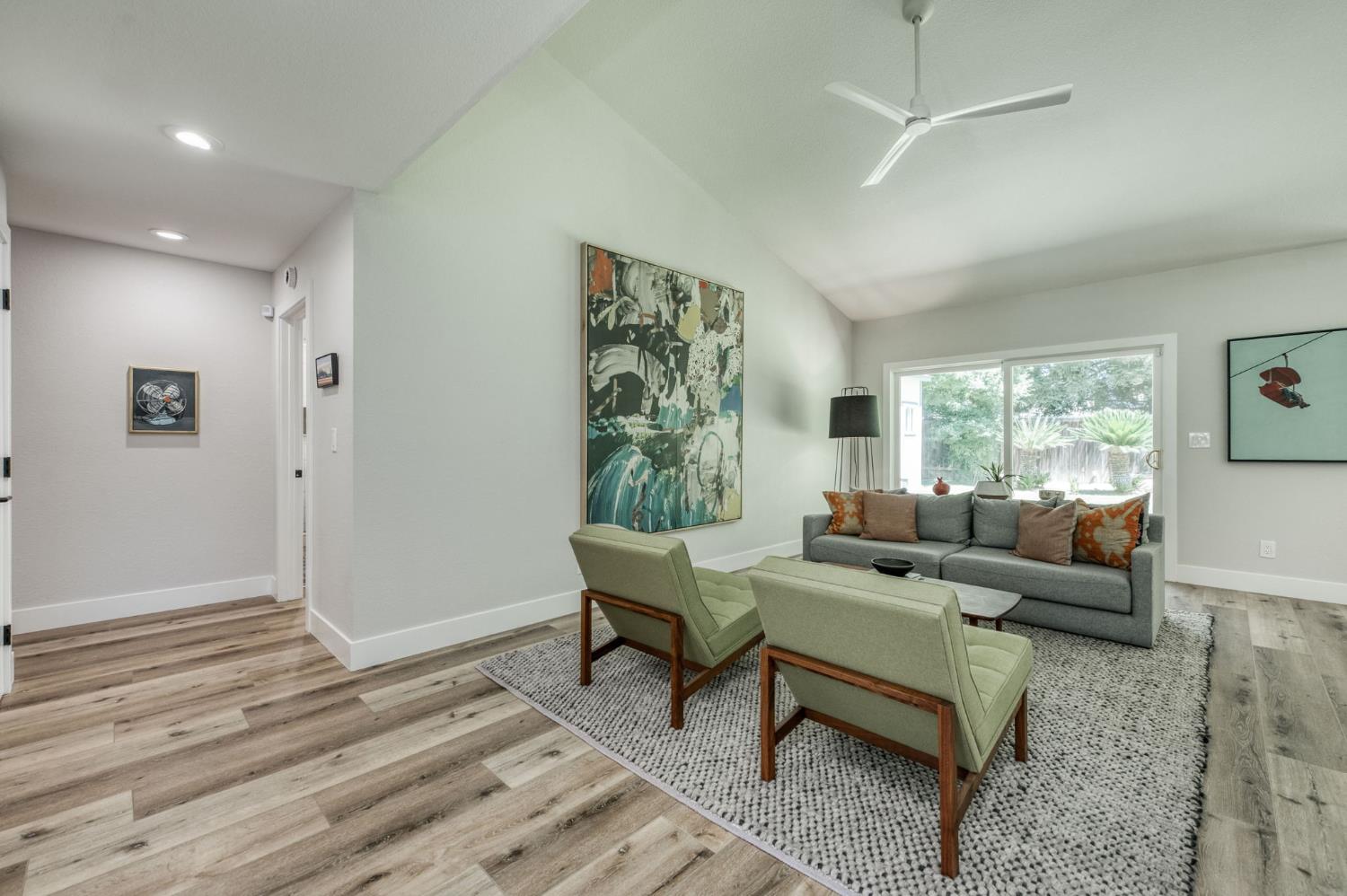 750 E Wood Duck Cir, Fresno, CA 93730