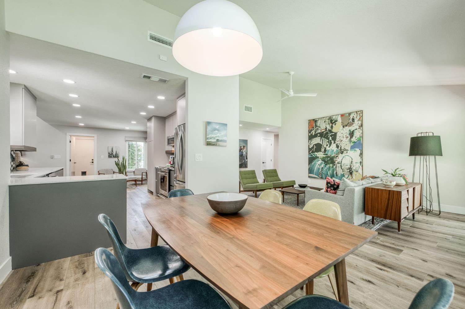 750 E Wood Duck Cir, Fresno, CA 93730