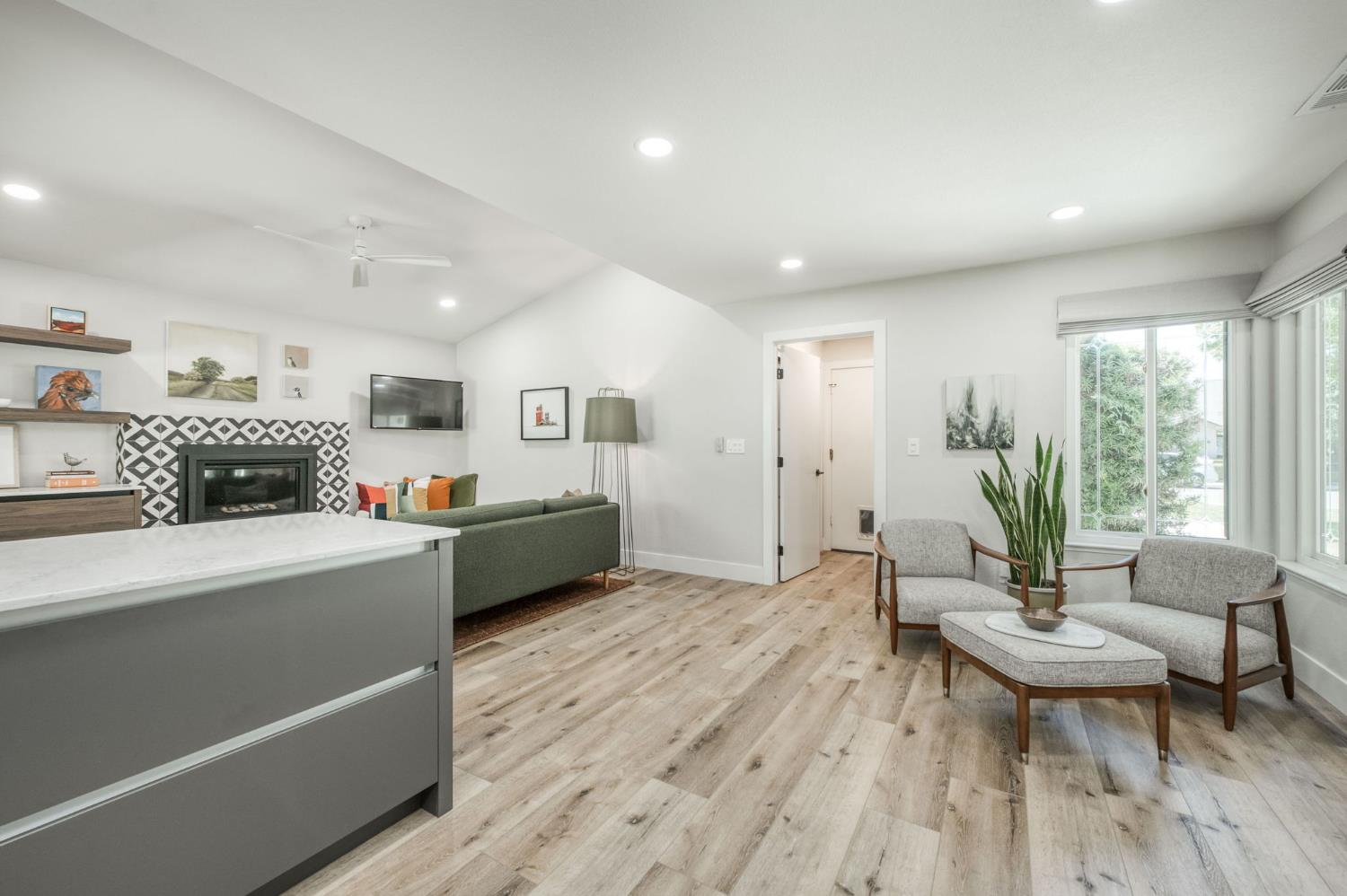 750 E Wood Duck Cir, Fresno, CA 93730
