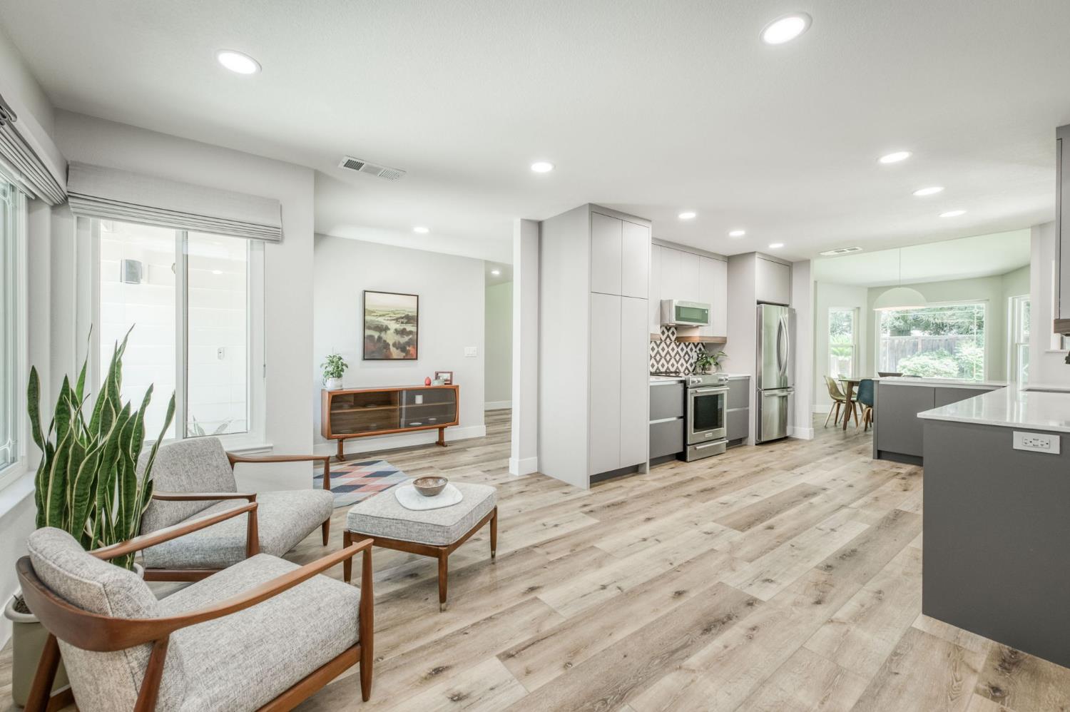 750 E Wood Duck Cir, Fresno, CA 93730