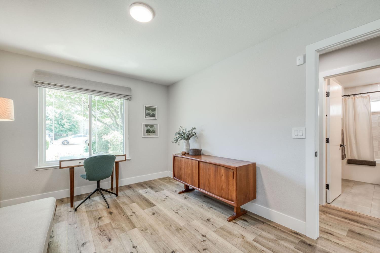 750 E Wood Duck Cir, Fresno, CA 93730
