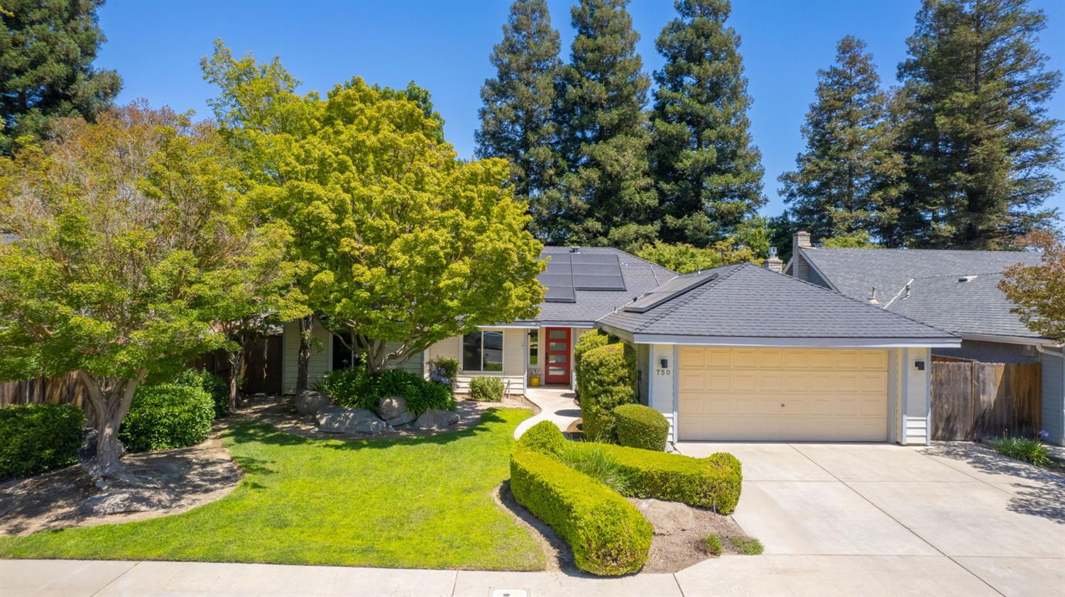 750 E Wood Duck Cir, Fresno, CA 93730