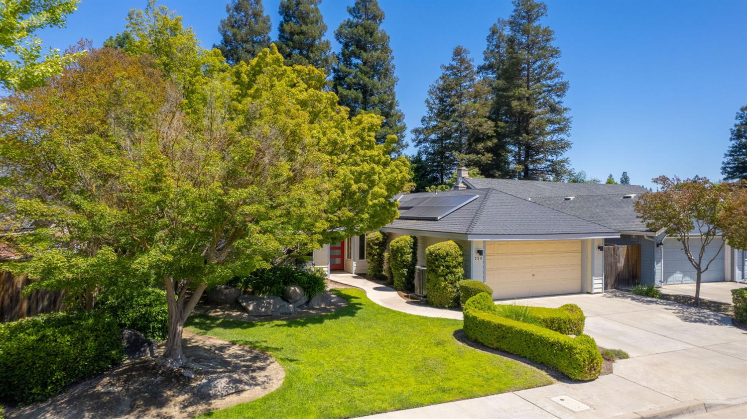 750 E Wood Duck Cir, Fresno, CA 93730