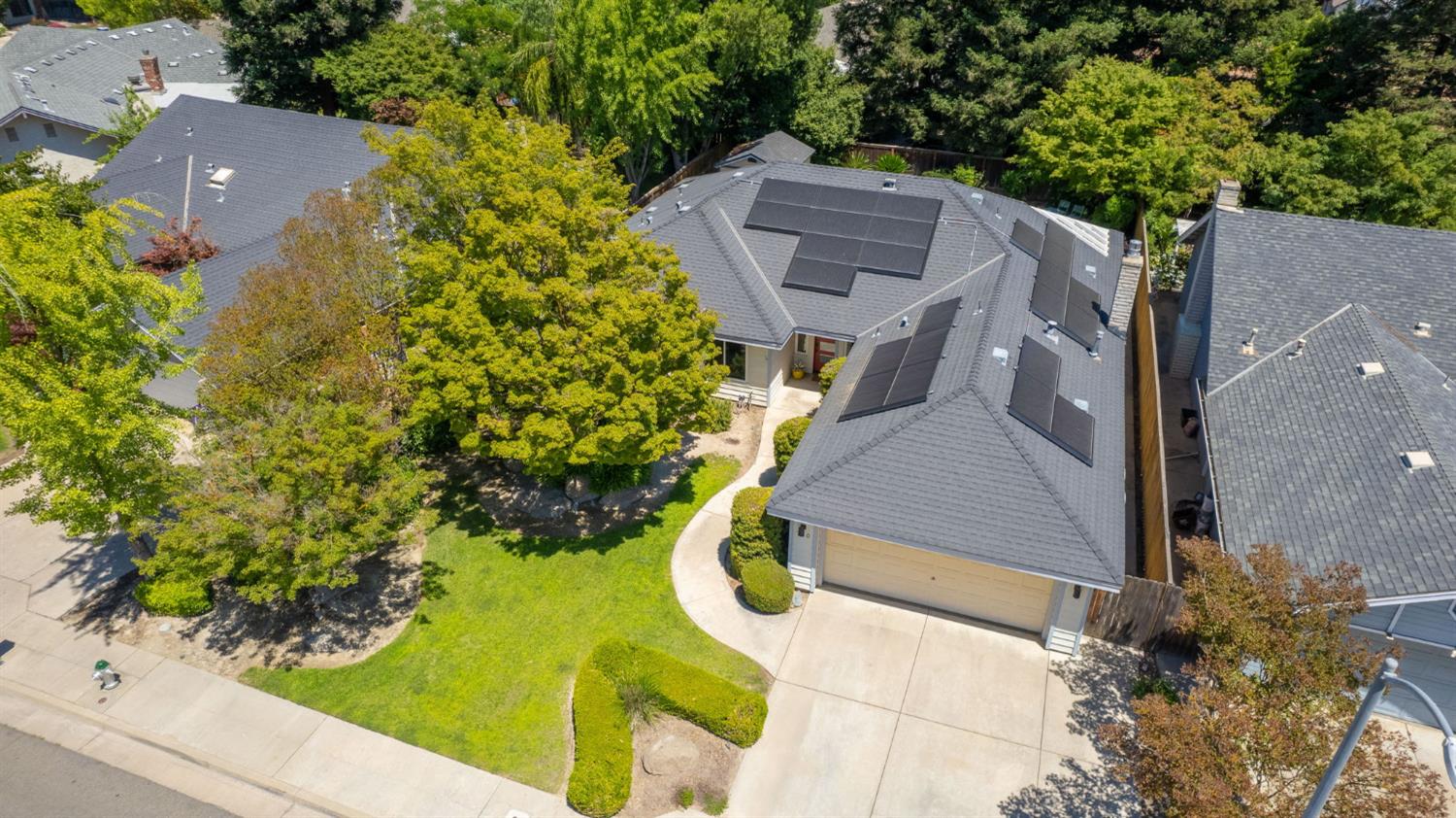 750 E Wood Duck Cir, Fresno, CA 93730