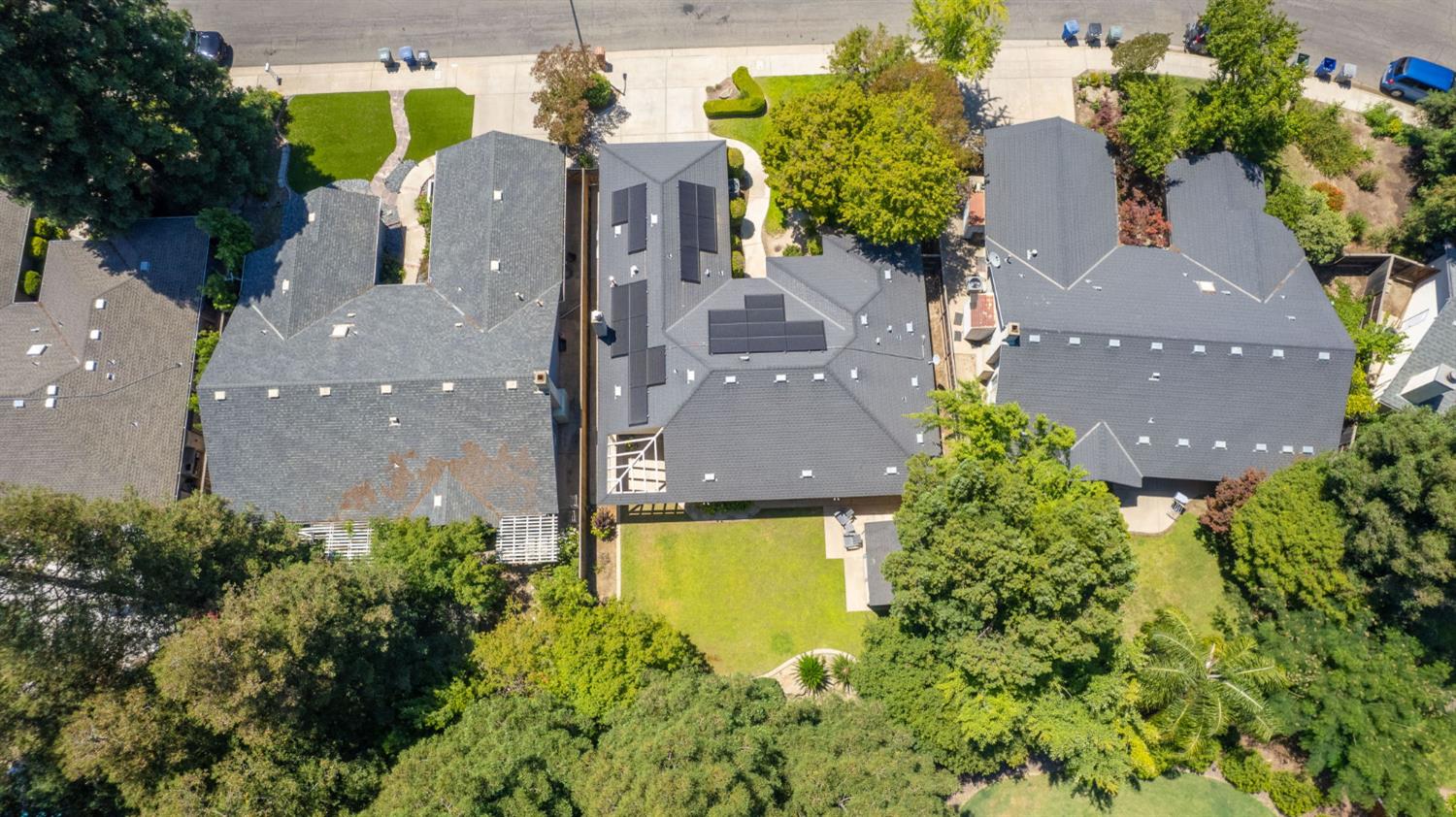 750 E Wood Duck Cir, Fresno, CA 93730