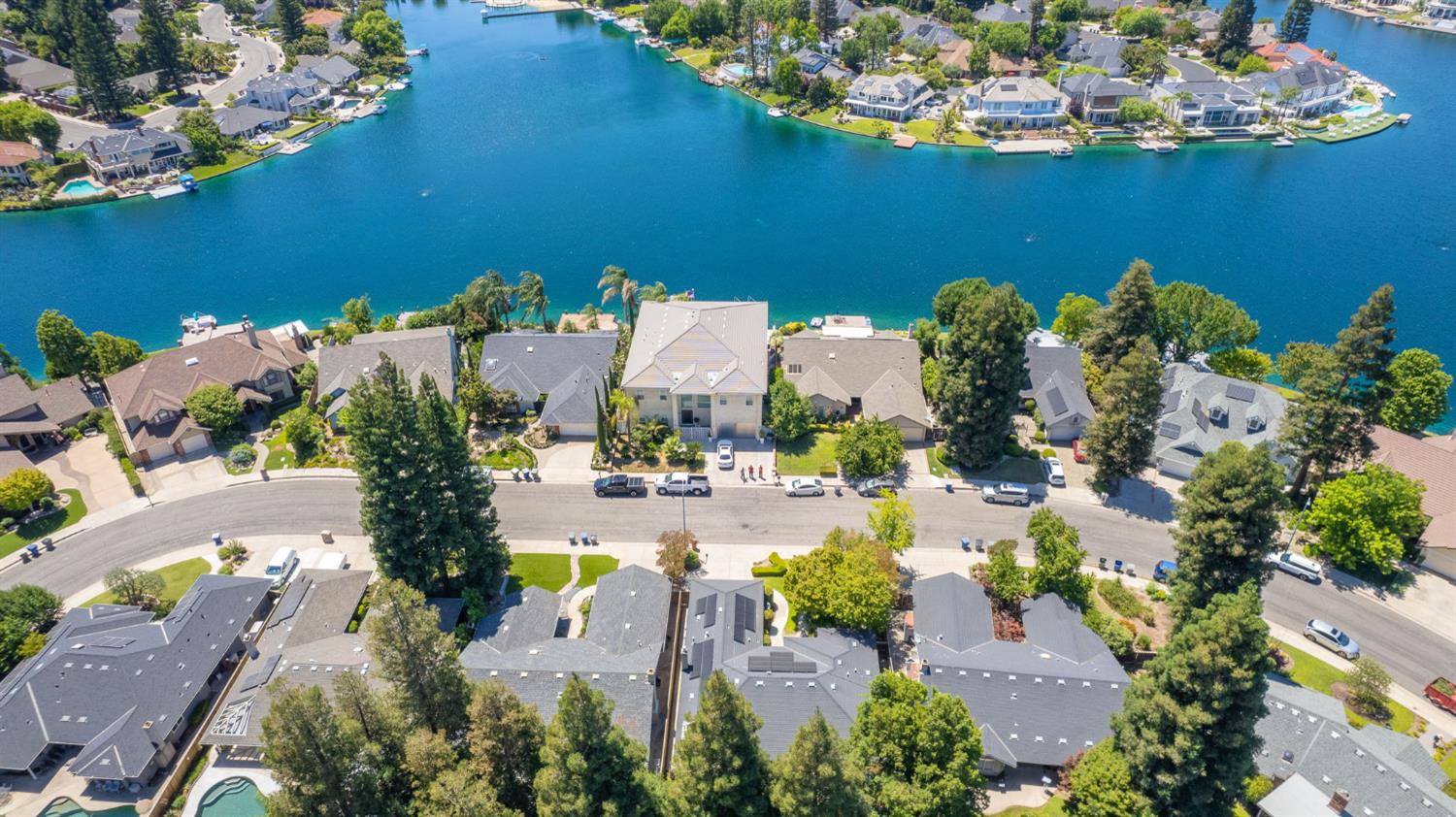 750 E Wood Duck Cir, Fresno, CA 93730