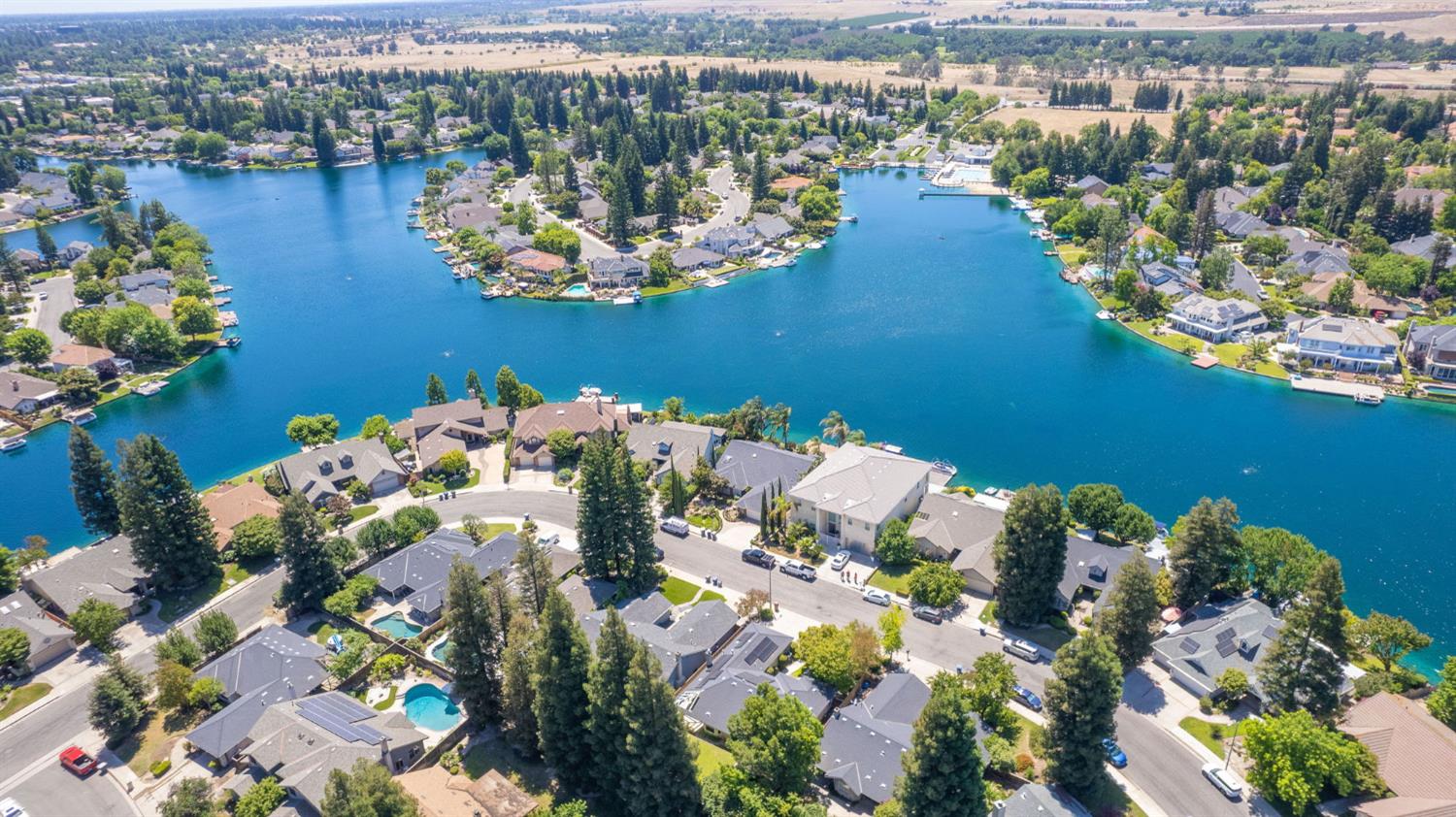 750 E Wood Duck Cir, Fresno, CA 93730