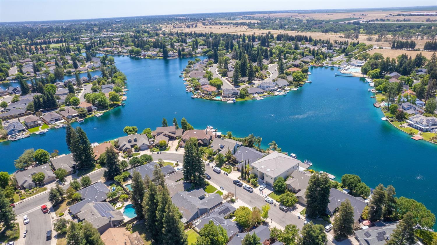 750 E Wood Duck Cir, Fresno, CA 93730