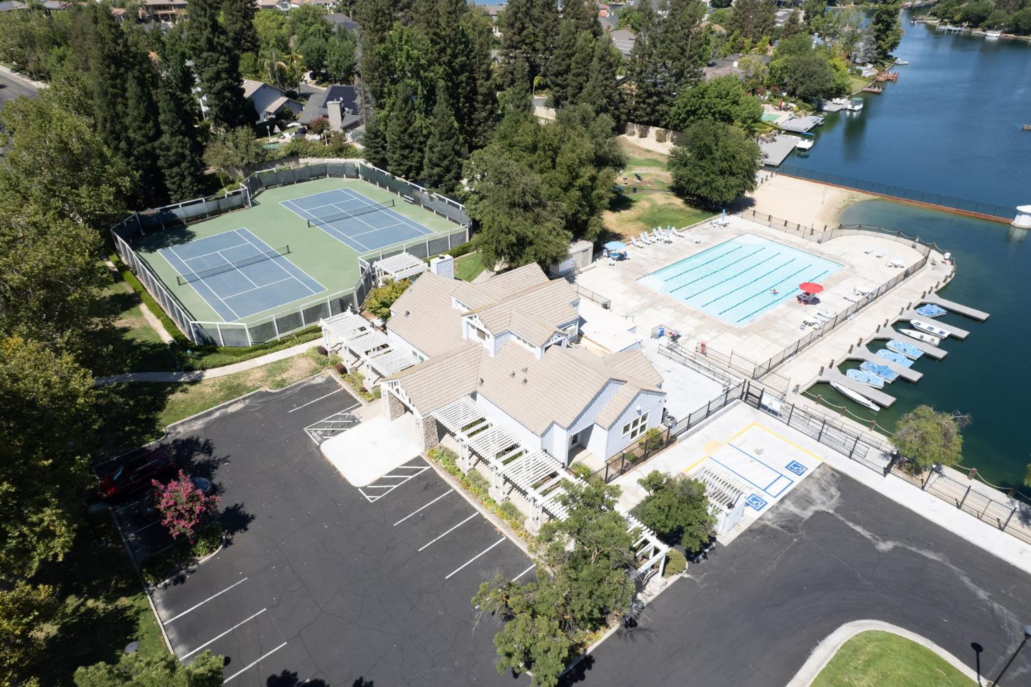 750 E Wood Duck Cir, Fresno, CA 93730
