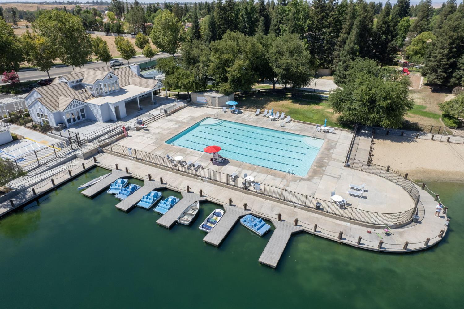 750 E Wood Duck Cir, Fresno, CA 93730