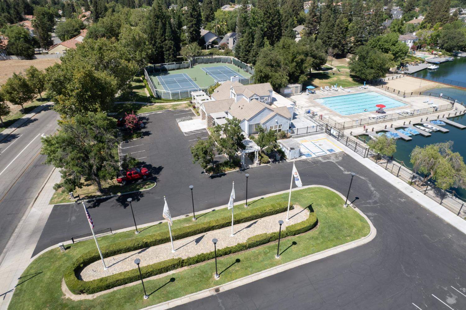750 E Wood Duck Cir, Fresno, CA 93730
