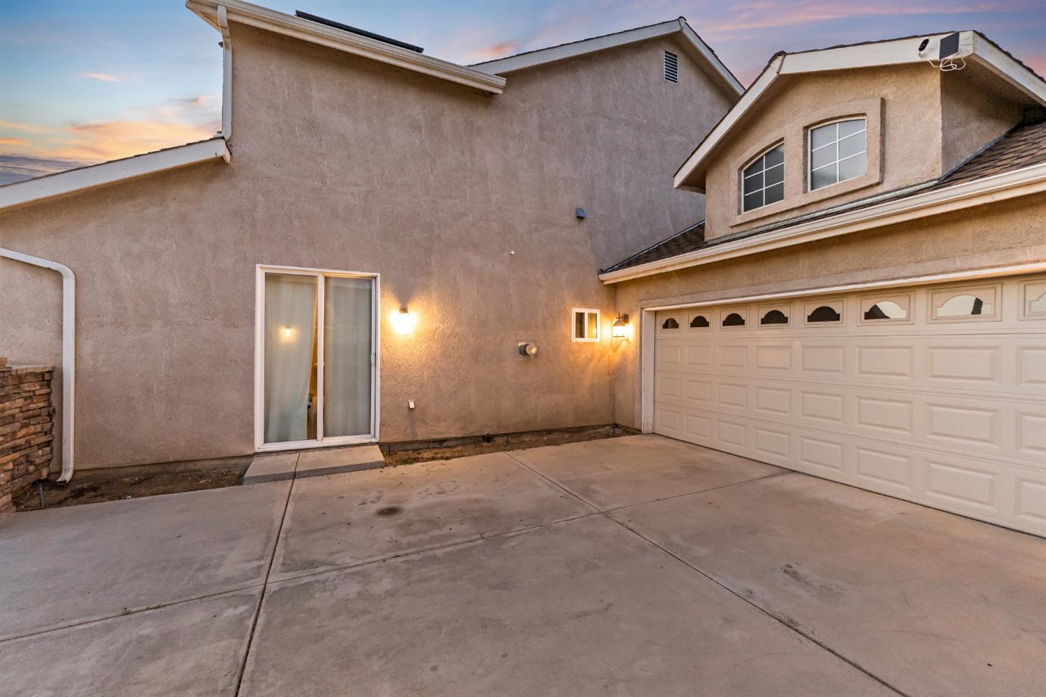 85 N Fairfax Ave, Clovis, CA 93612