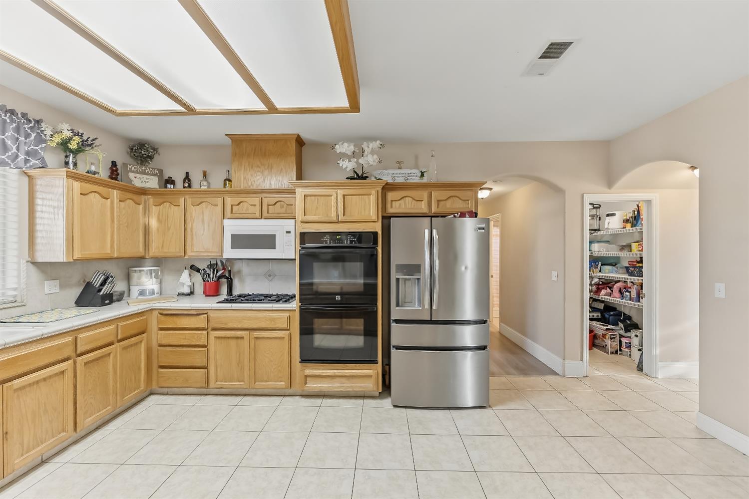 85 N Fairfax Ave, Clovis, CA 93612