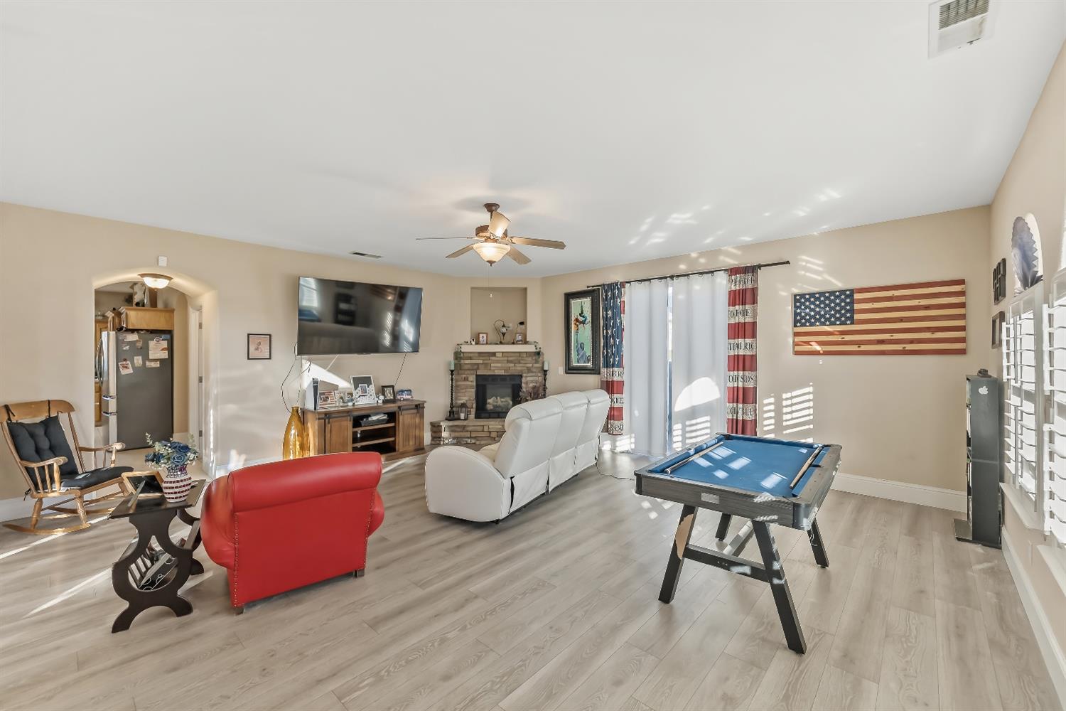 85 N Fairfax Ave, Clovis, CA 93612