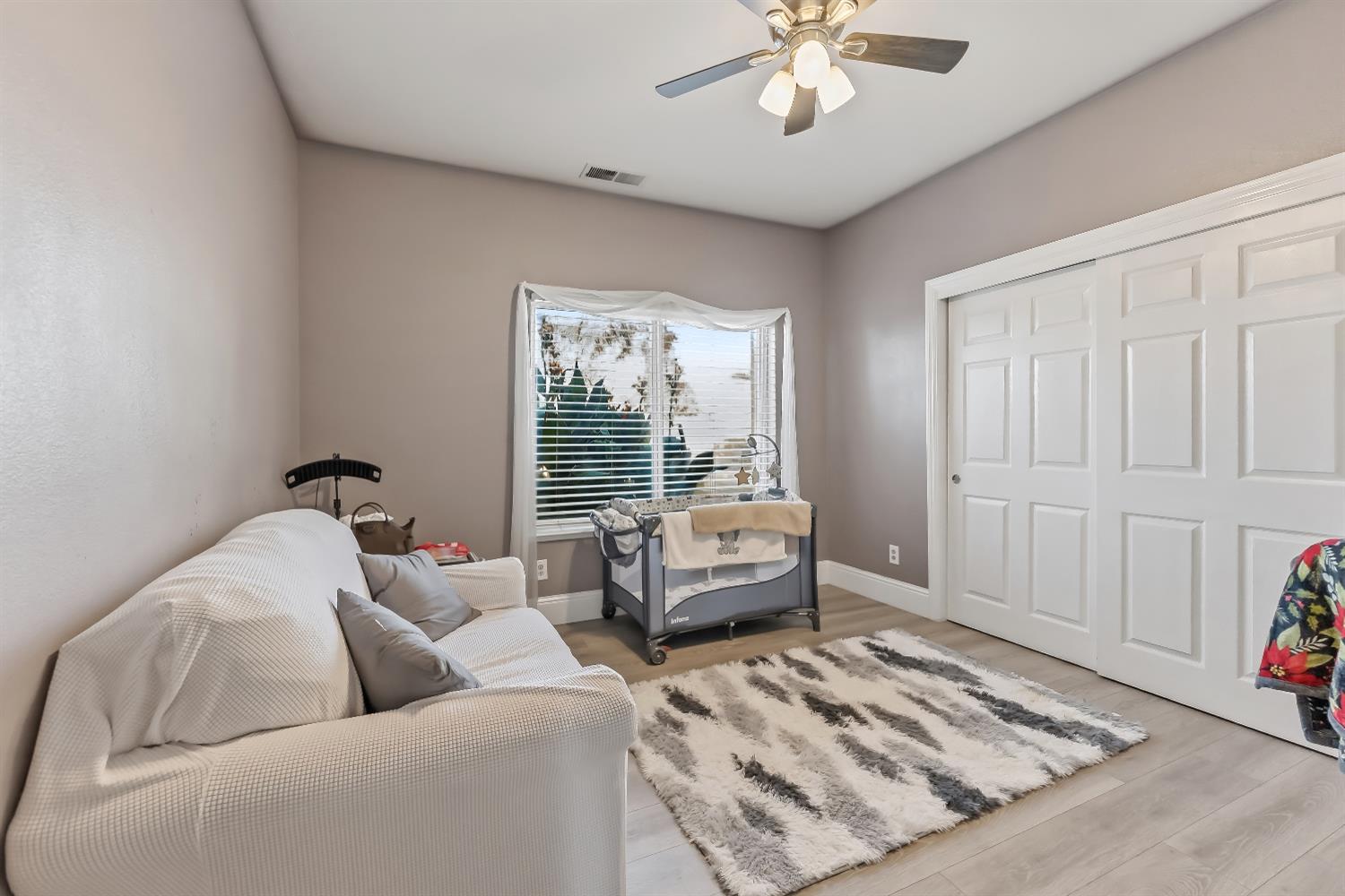 85 N Fairfax Ave, Clovis, CA 93612