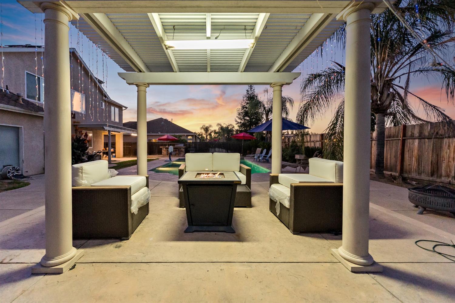 85 N Fairfax Ave, Clovis, CA 93612